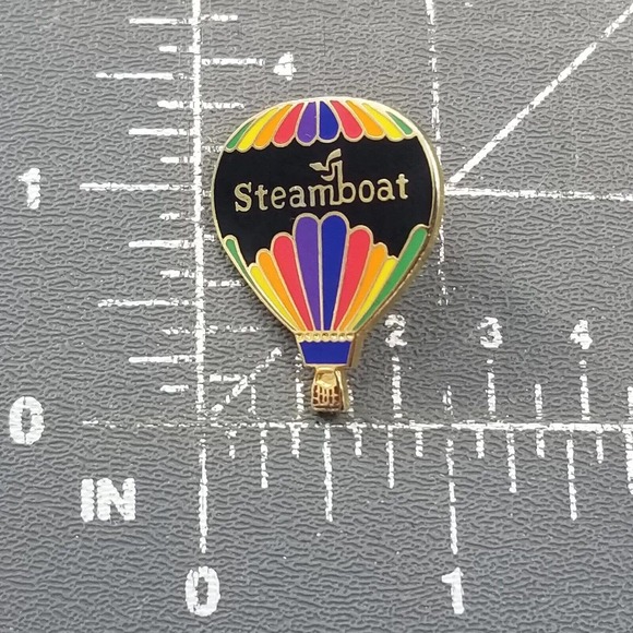 Steamboat Springs Colorado Hot Air Balloon Souvenir Pin Black Rainbow Colours - Picture 2 of 4